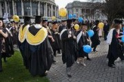 梅西大学毕业证(Barcelona Star Lionel Messi Graduates from University with Diploma)