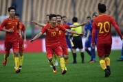 中国勇夺世界杯(中国队夺得世界杯，实现历史性突破)