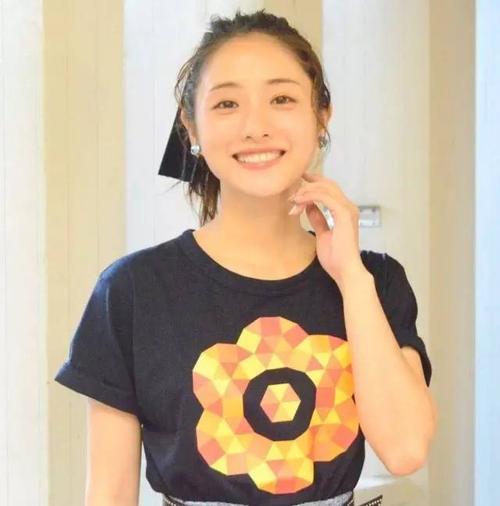 石原里美已于去年领证(石原里美去年已婚证实)