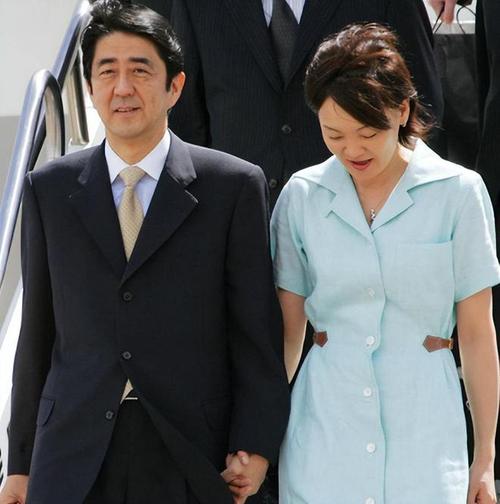 安倍晋三有几个子女(标题：安倍晋三的子女数量是几？)